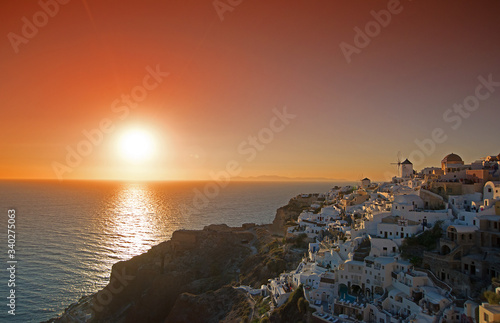 Tramonto a Santorini, tramonto, Grecia, isole, isola, mare, villaggio, Oia, mura, bianco, sole, viaggio, turismo