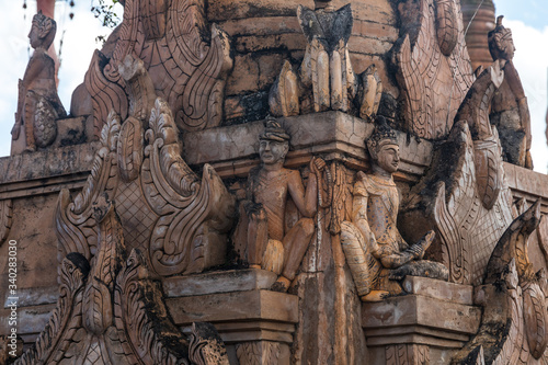 Templo de Vietnam, arquitectura exotica, 