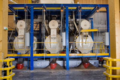 Obraz na plátne Usine pour la fabrication de granule pour les poeles a bois