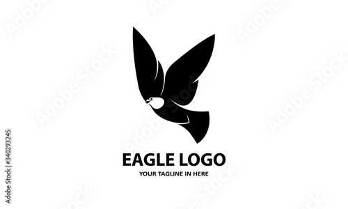 ilhouette A simple eagle  suitable for business symbols or logos 