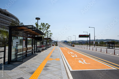 Obraz na płótnie Bus stop in Sejong-si, South Korea.
w salonie