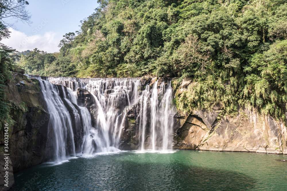 Obraz premium Shihfen Waterfall, Fifteen meters tall and 30 meters wide, It is the largest curtain-type waterfall in Taiwan
