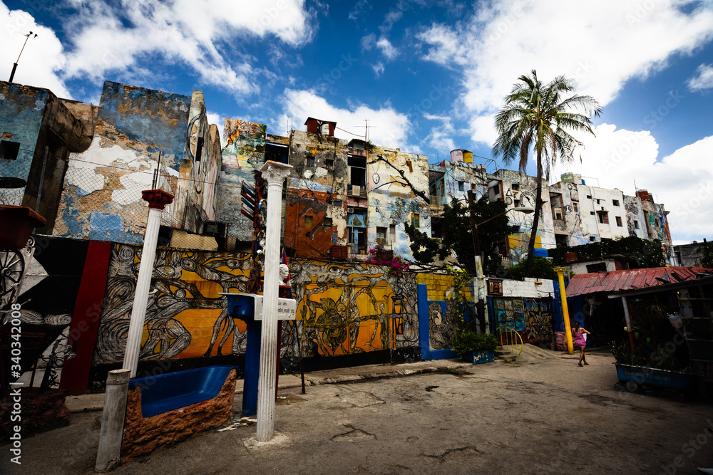Obraz premium Graffiti wall, Vedado, Havana, Cuba