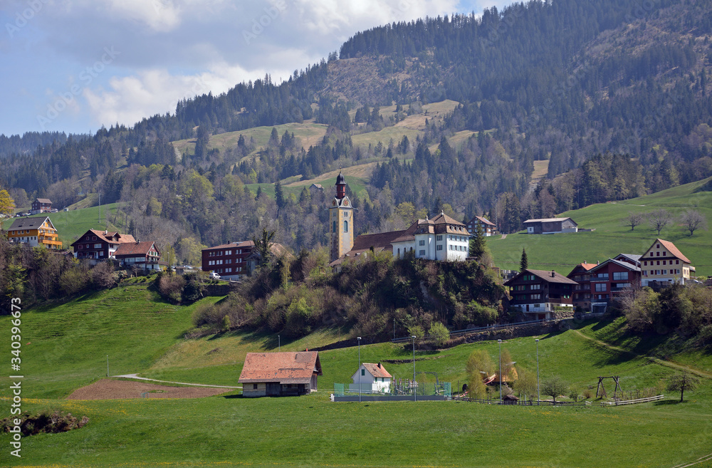 Das Dorf Sattel , Kanton Schwyz