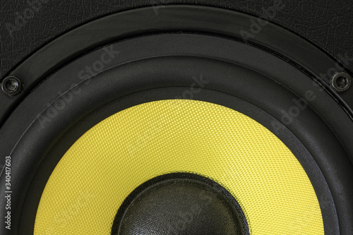Photos Yellow woofer, black audio enclosure