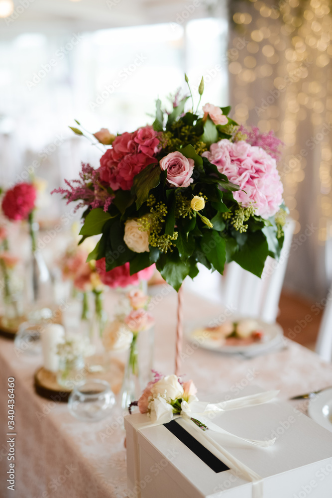Beautiful floral table decoration for a special occasion Beautiful floral table decoration for a special occasion