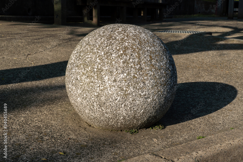 Naklejka 丸い石
