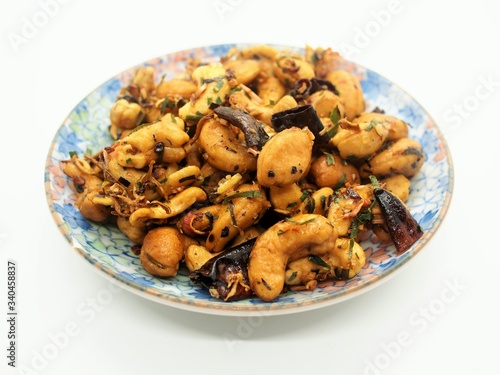 cashew nut mixed with Thai spicy herb 