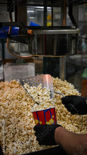 Fototapeta Naklejka Na Ścianę i Meble -  Popcorn machine