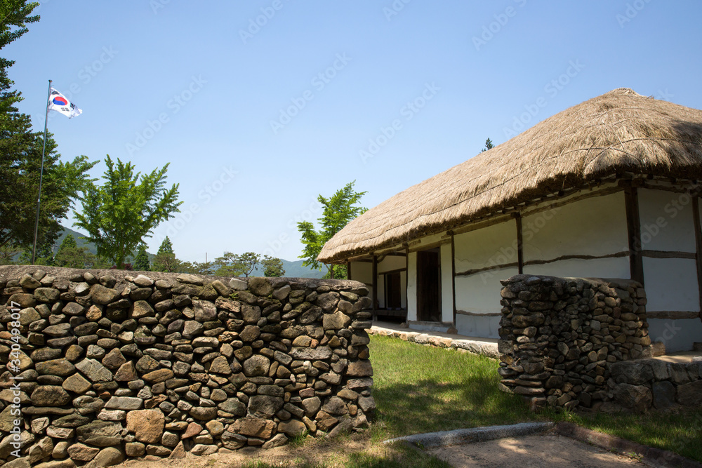 Yun Bong-gil birthplace in Yesan-gun, South Korea.
Yun Bong-gil birthplace in Yesan-gun, South Korea.