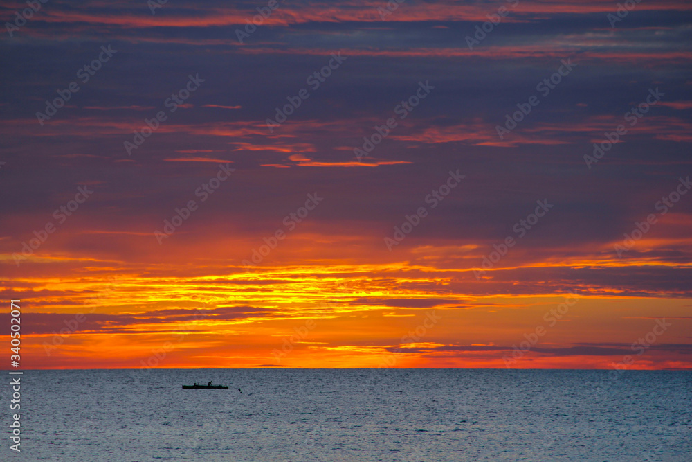 Obraz premium sunset over the ocean