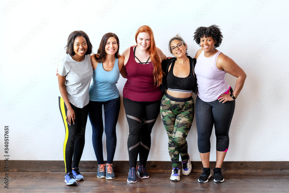 Fototapeta premium Diverse women coming together