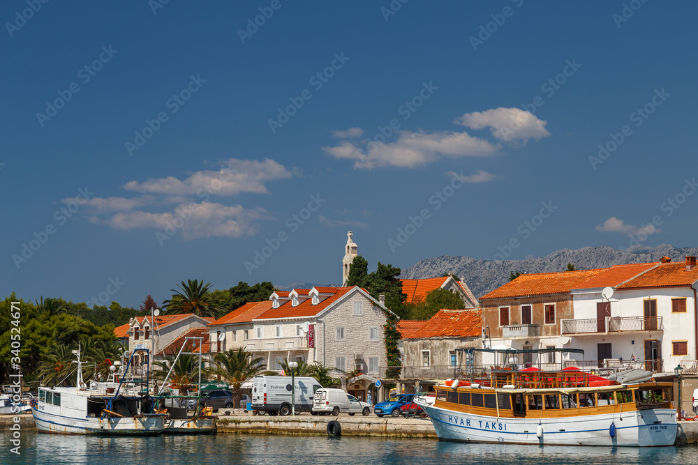 Obraz premium SUCURAJ / CROATIA - AUGUST 2015: View to the bay of small Sucuraj town on Hvar island, Croatia