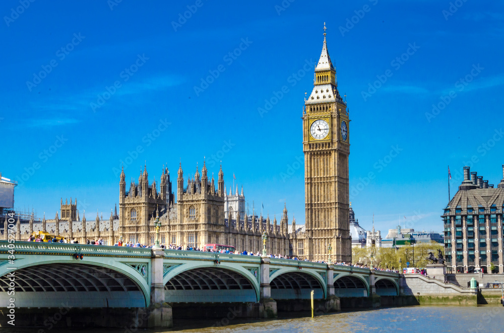 London Sightseeing on a beautiful day London Sightseeing on a beautiful day