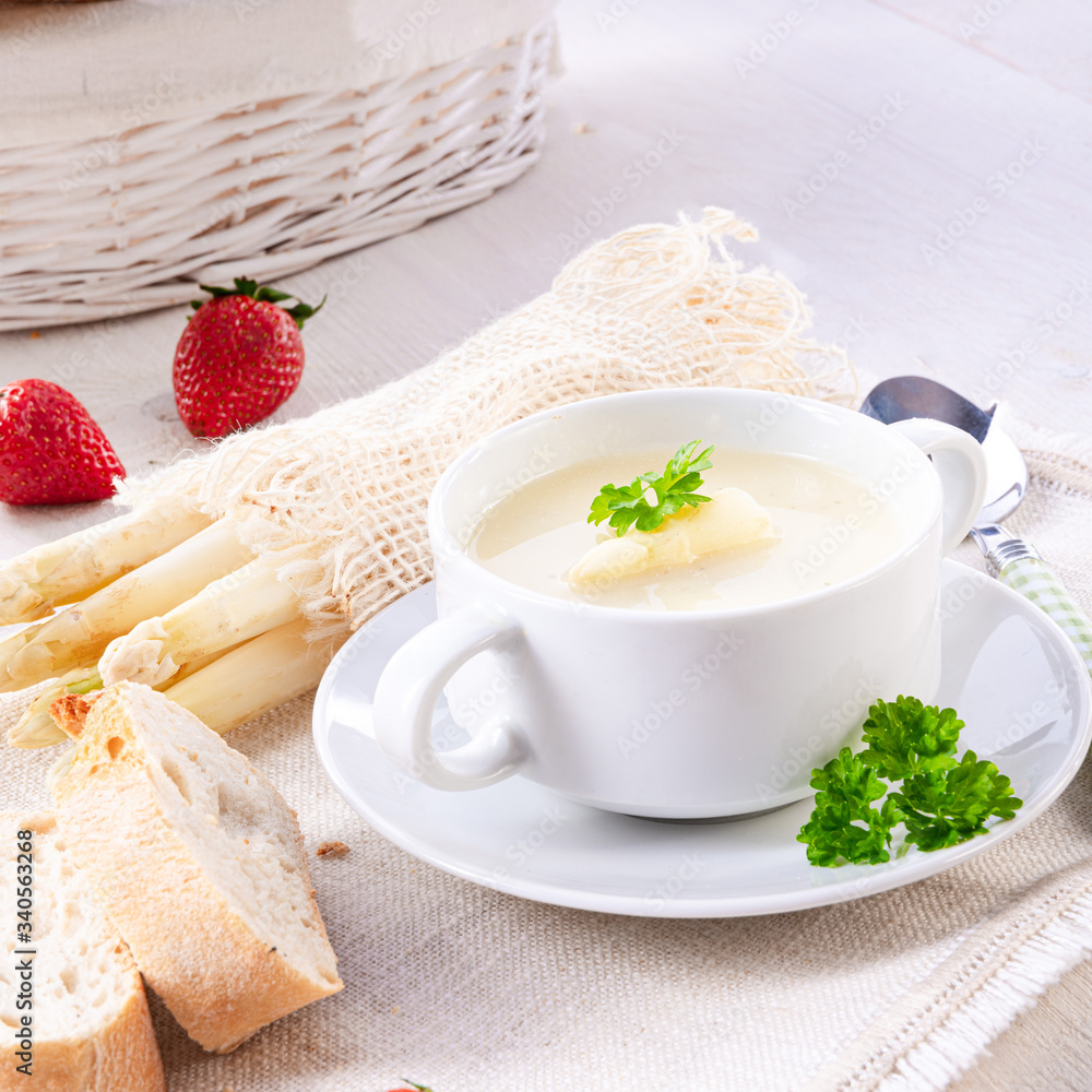 Delicious white asparagus cream soup Delicious white asparagus cream soup