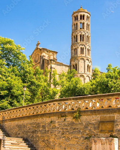 L'église de Uzès, un des plus beaux villages de France, dans le Gard