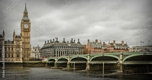 Panoramic view of the Palace of Westminster and Big Ben