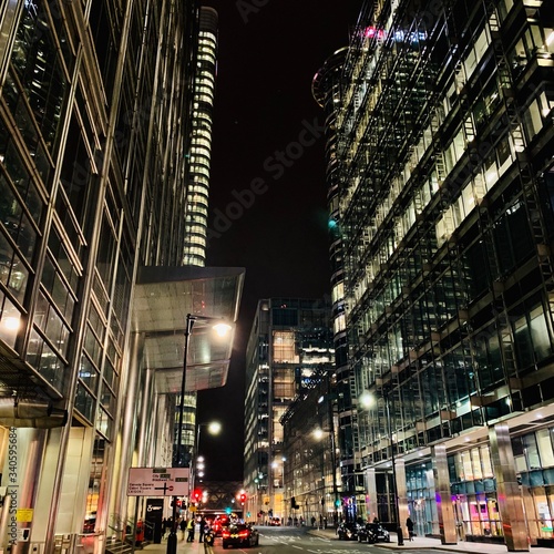 Photography Canary Wharf at night