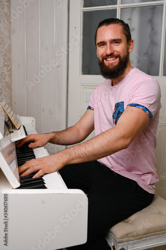 Der Klavierspieler photo