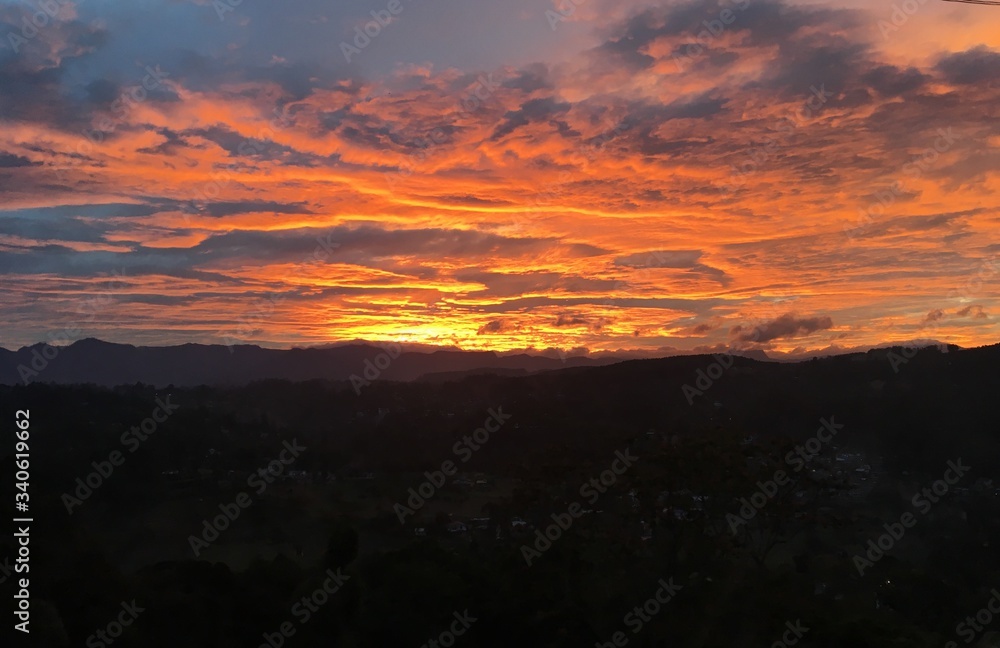 Obraz premium sunset over the mountains