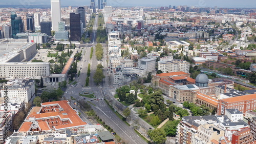 Paseo de la Castellana (Madrid) durante el confinamiento, abril 2020