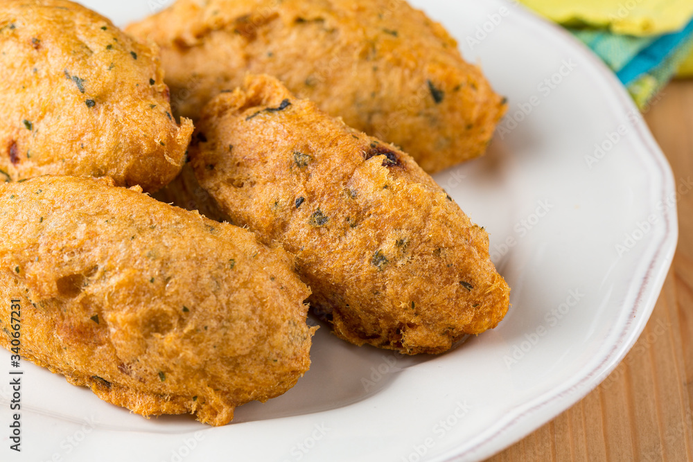 Bolinhos de Bacalhau - Culinaria Tradicional Portuguesa Bolinhos de Bacalhau - Culinaria Tradicional Portuguesa