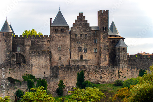 Cuadro en lienzo Close up of a medieval citadel from a distance