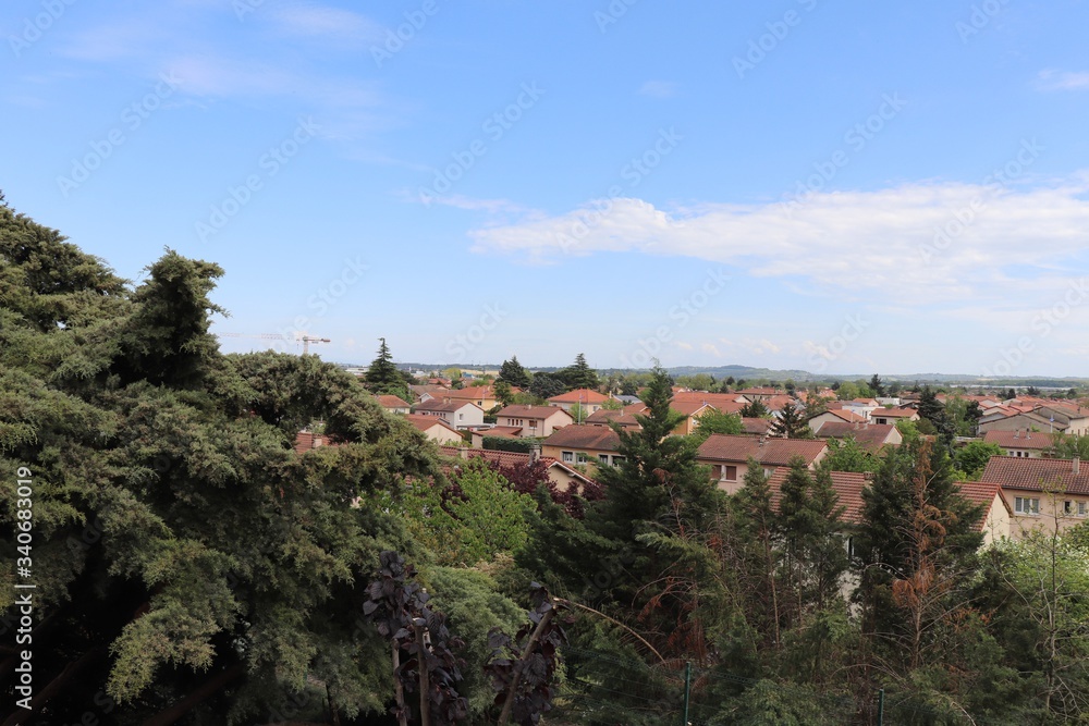 Vue sur les toîts de la ville de Corbas - Ville de Corbas - Département du Rhône - France