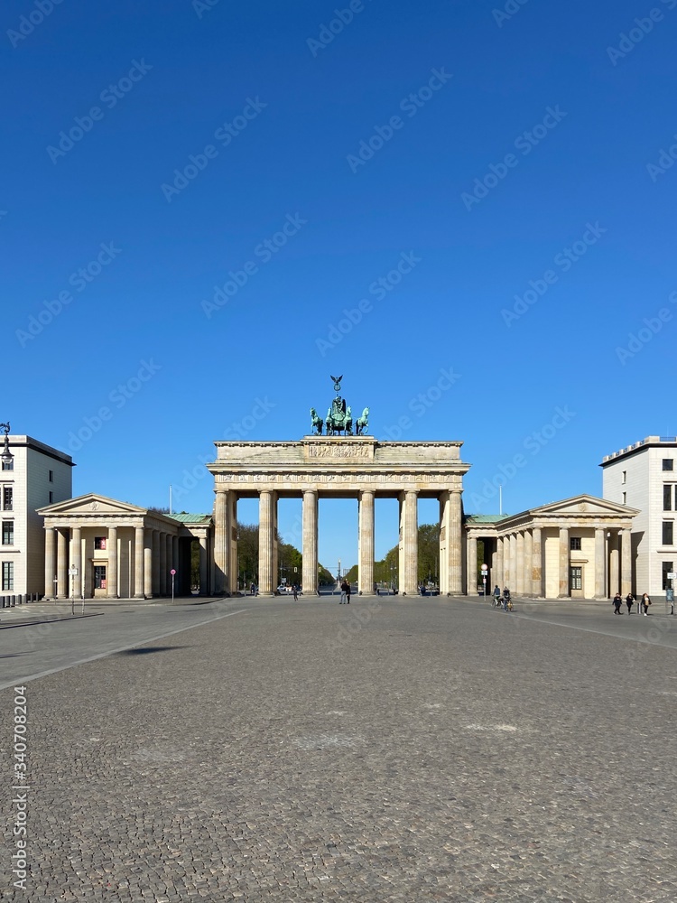 Brandenburger Tor, Berlin, sonnig, blauer Himmel Brandenburger Tor, Berlin, sonnig, blauer Himmel