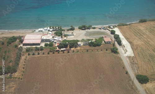 Ackerland an der Küste der Episkopi-Bucht in der Nähe von Paphos auf Zypern