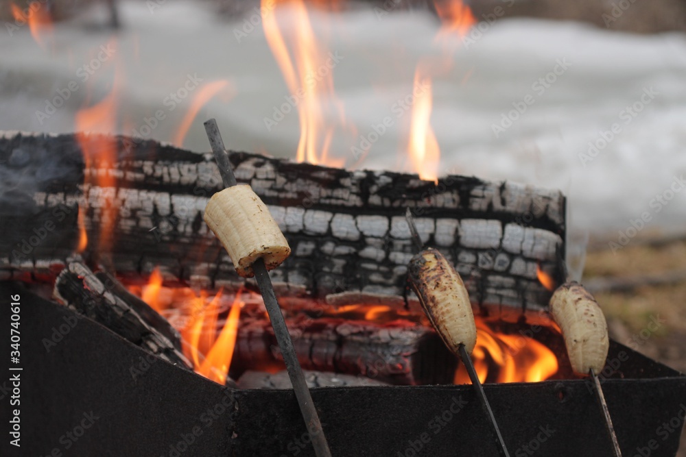 charcoal banana barbecue.three bananas charcoal banana barbecue.three bananas