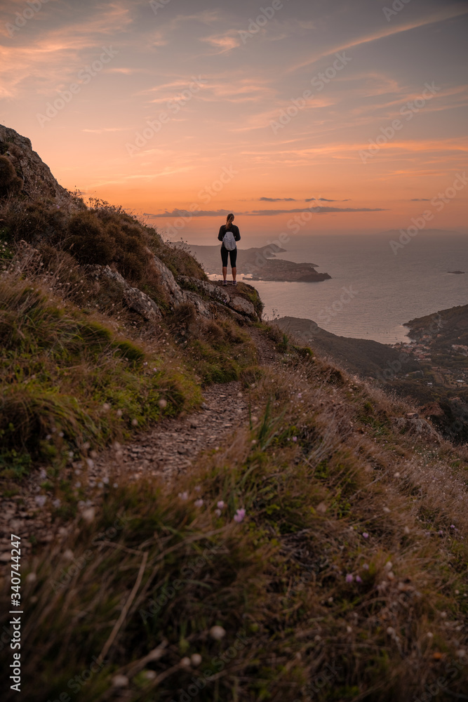 tramonto visto dal monte del volterraio