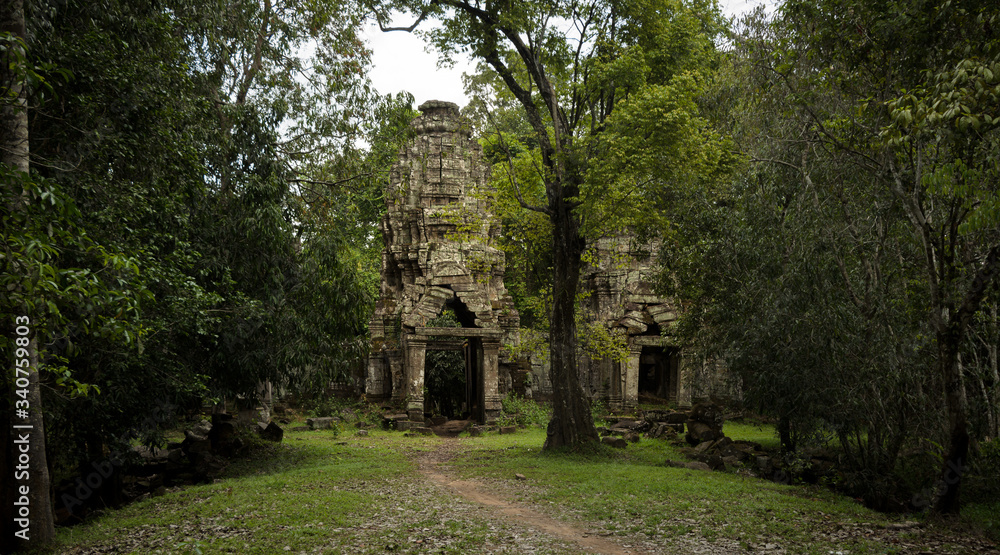 Abandoned entrance stupa of Preah Khan Hindu temple, set of Tomb Raider movie, in Angkor Wat Unesco park, Siem Reap, Cambodia