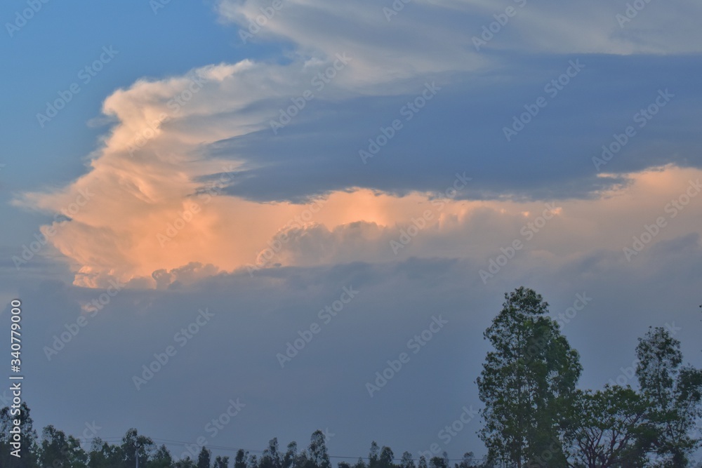 Obraz premium sunset in the clouds