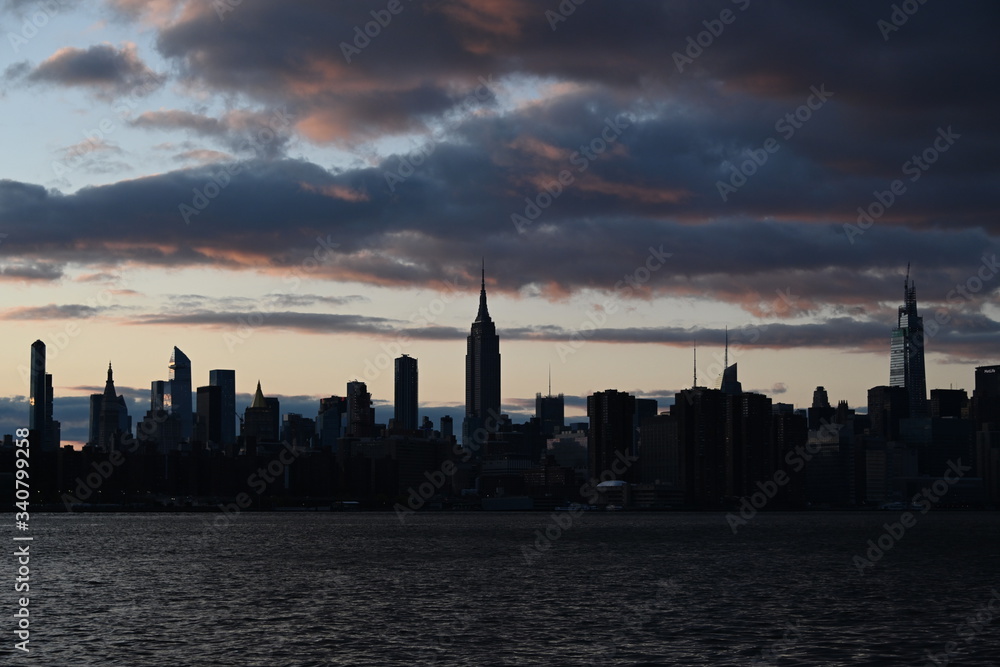 new york city skyline evening
