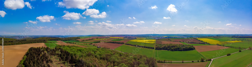 Landschafts Panorama aus Unterfranken im Frühling