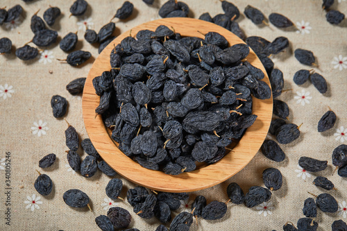 Dried raisins in a container