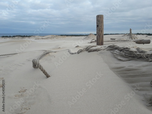 plaża, Łeba, wydmy, urlop, wypoczynek, kwatera, piasek, morze, Bałtyk, morze Bałtyckie, plaże morza Bałtyckiego, piach, morski, wybrzeże, woda, niebo, krajobraz, błękit, brzeg, linia brzegowa, lato photo