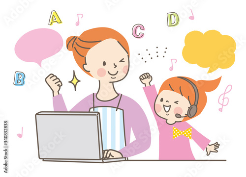  パソコン　オンライン学習　ママ　女の子　喜ぶ