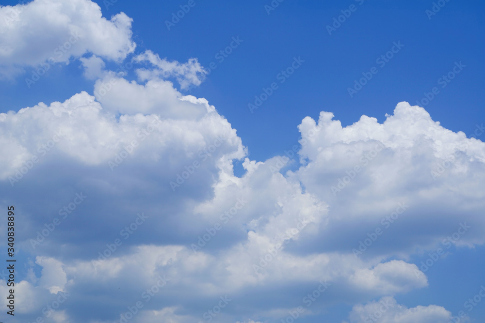 Obraz premium The vast blue sky and clouds sky