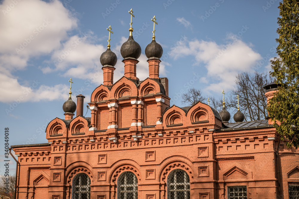 Obraz premium Church of Peter and Paul in Memorial park of Kolomna, Russia
