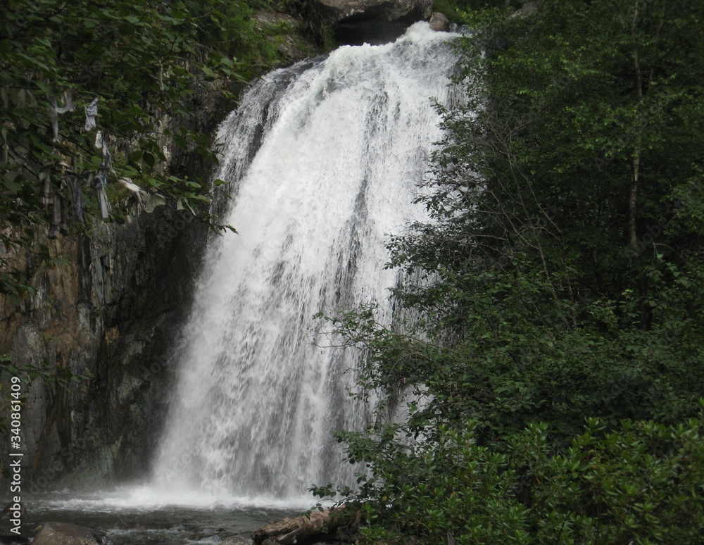 Obraz premium waterfall in the Altai mountains