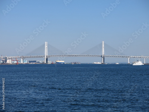 横浜市西区みなとみらいの臨港パークから見た横浜ベイブリッジ Yokohama Bay Bridge