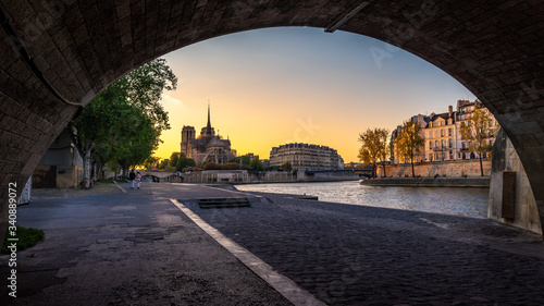 Photography Ile de la Cite and Notre Dame at sunset, Paris, France