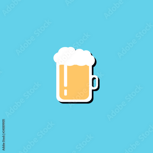 Vector de jarra de cerveza con fondo azul.