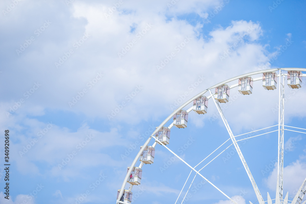 Fototapeta premium Ferris wheel Roue de Paris on the Place de la Concorde from Tuileries Garden