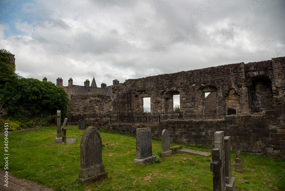 Kirche mit Friedhof