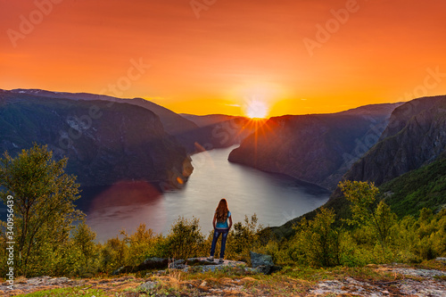 Sonnenuntegang am Aurlandsfjord, Norwegen