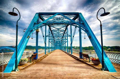 Fototapeta Naklejka Na Ścianę i Meble -  Walnut Street Bridge over the Tennessee River in Downtown Chattanooga Tennessee TN