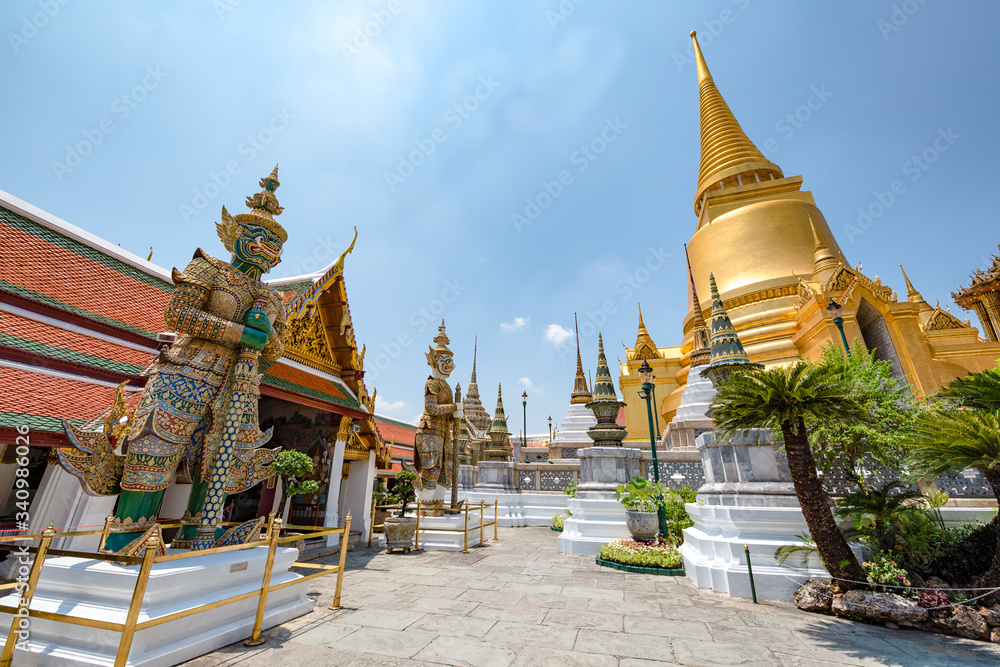 Fototapeta premium The Emerald Buddha Temple (Wat Phra Kaew) Located in the Grand Palace area Outer court East Sanam Luang Phra Borom Maha Ratchawang Subdistrict, Phra Nakhon District, Bangkok,Thailand